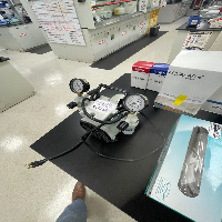 Welch Laboratory Vacuum Pump with Dual Gauges image 1